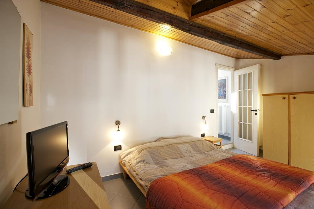 Bilocale Pieggio Appartement Oggebio Buitenkant foto