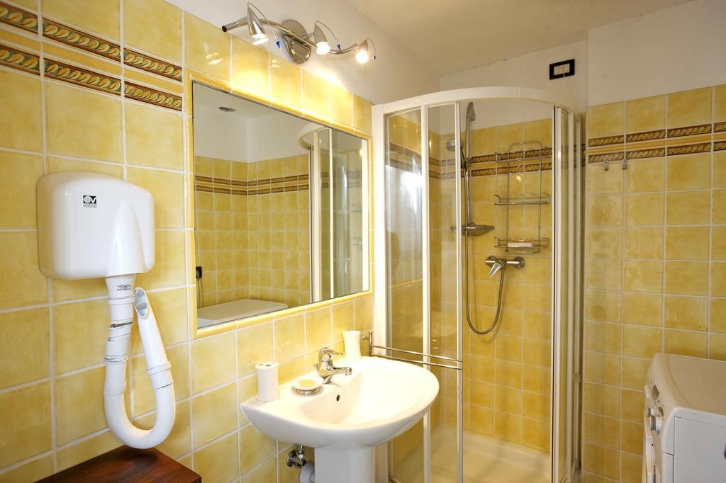 Bilocale Pieggio Appartement Oggebio Buitenkant foto